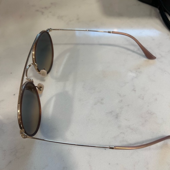 Ray-Ban Gold Round Sunglasses - Picture 2 of 3